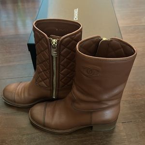 Chanel quilted brown flat boot